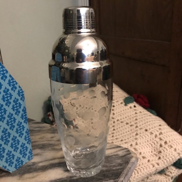 Other - Vintage etched glass shaker